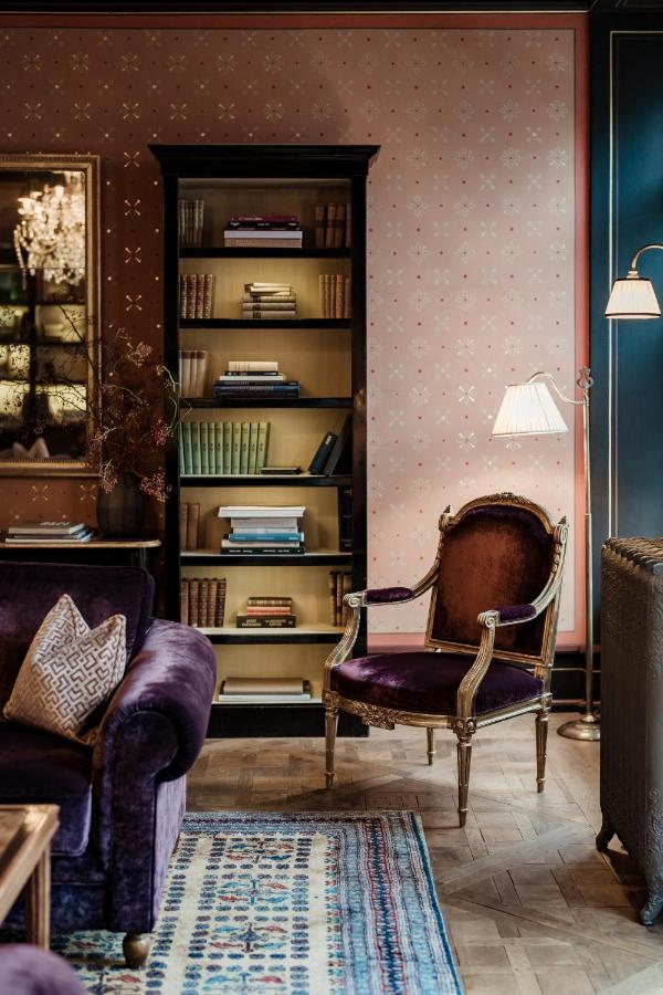 Hotel Grand Les Trois Rois 5*