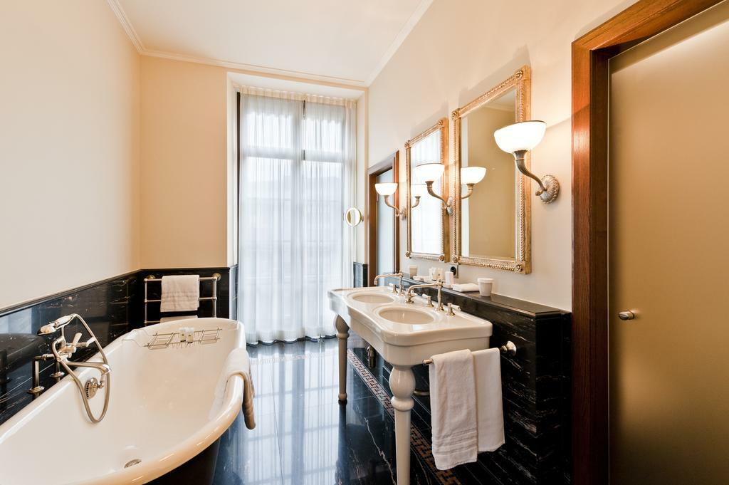 Grand Les Trois Rois Hotel Basel